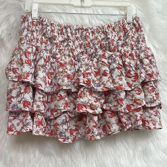 Chelsea and violet tiered ivory floral mini skirt - Picture 2 of 4